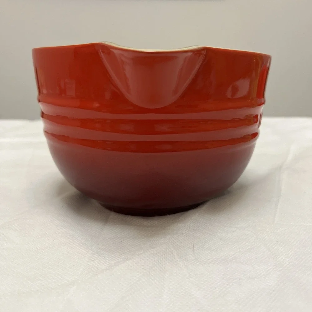Le Creuset Batter Mixing Bowl Red 2 Qt Spout Handle Glazed Non Stick Carise